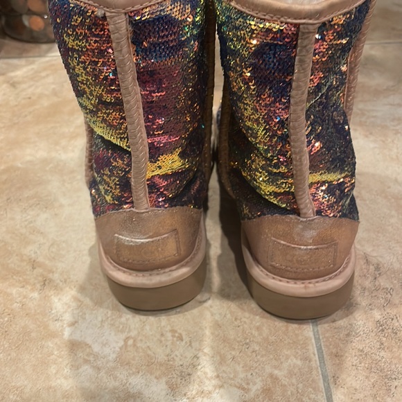 Ugg’s - Picture 2 of 4